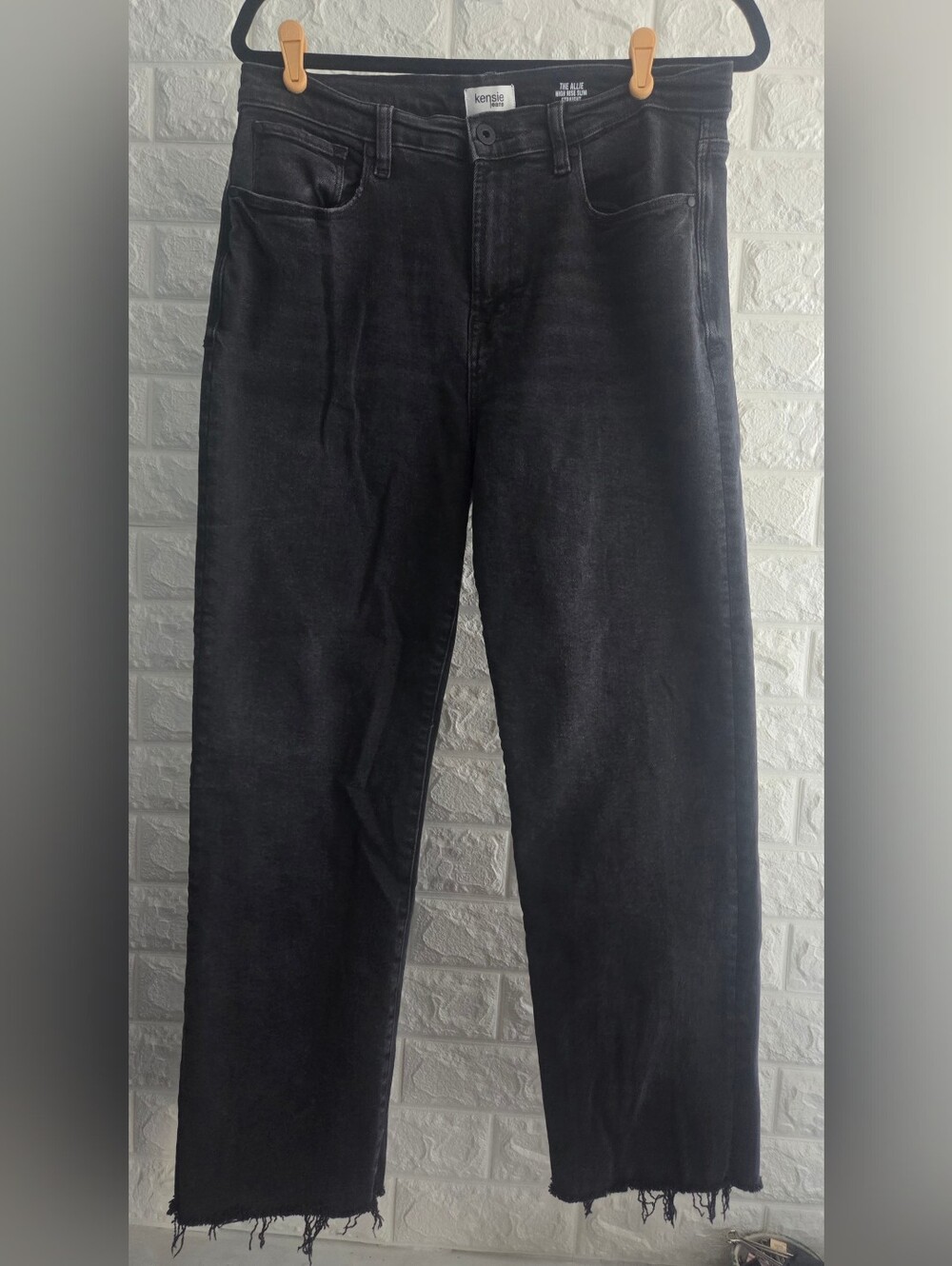 Kensie Black Ankle Crop Jeans with Raw Hem Stretch
